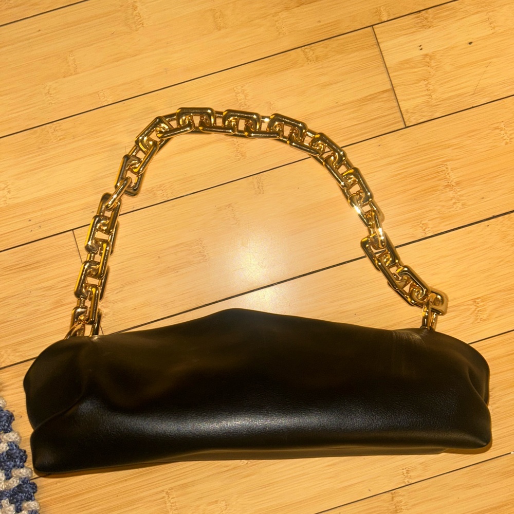 AUPEN Gold Chain Shoulder Bag